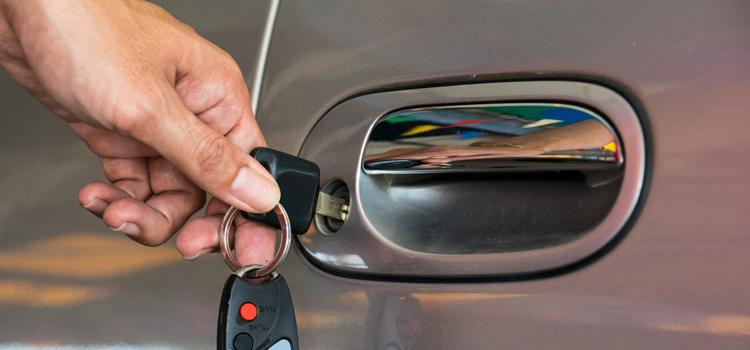 Car door lock repair in San Fernando